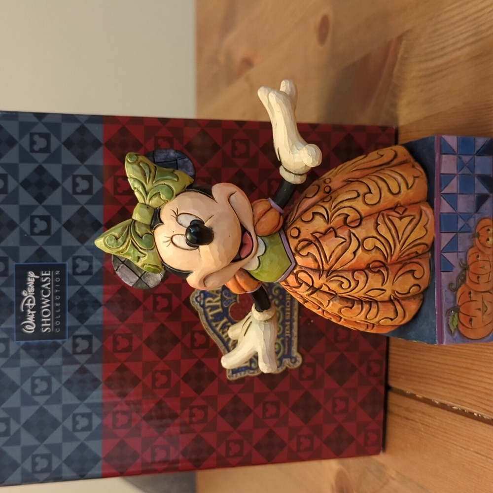 Jim Shore Pumpkin Queen Minnie